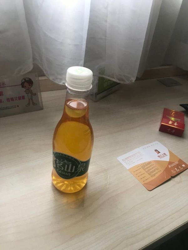 客人称住宿喝到尿粪混合“饮料” 酒店：不是我们放的